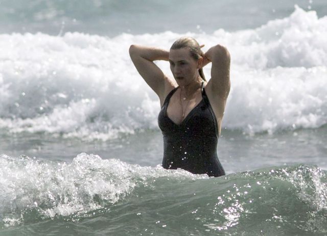 kate-winslet-in-swimsuit-at-a-beach-in-auckland_11
